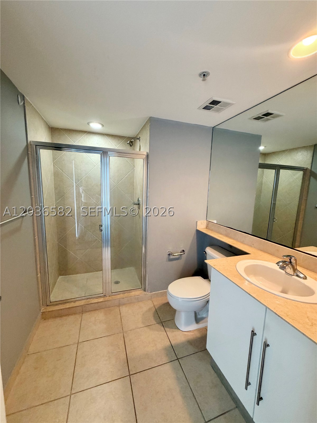 335 BISCAYNE BL #4200, Miami FL 33131