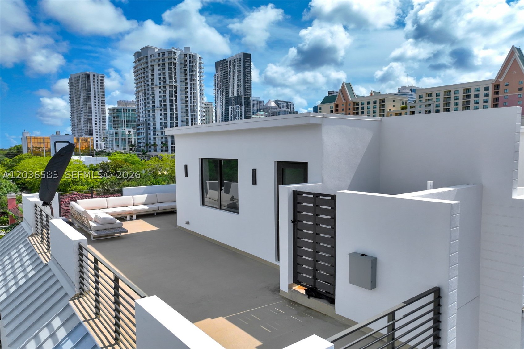 820 NE 2nd St #1, Fort Lauderdale FL 33301