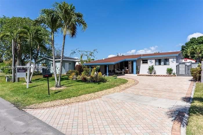 707 SW 3rd Ave, Hallandale Beach FL 33009