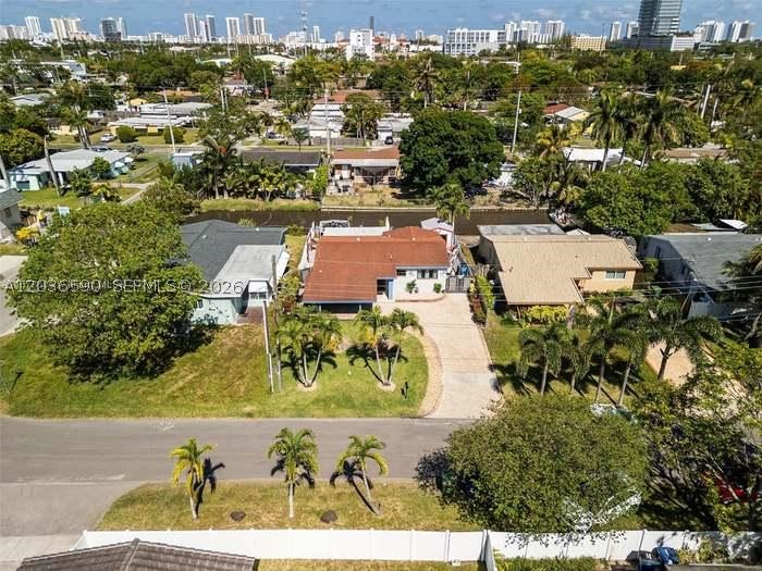 707 SW 3rd Ave, Hallandale Beach FL 33009