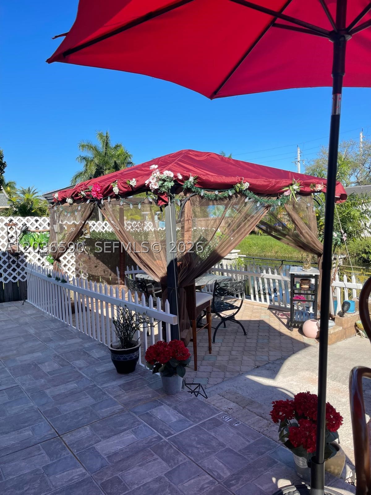 707 SW 3rd Ave, Hallandale Beach FL 33009