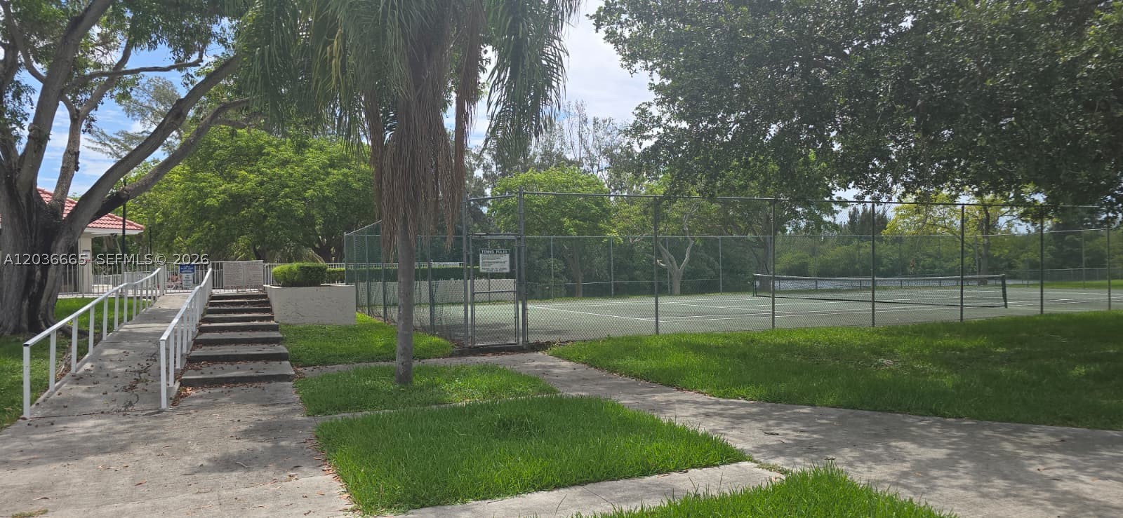 8200 SW 210th St #212, Cutler Bay FL 33189