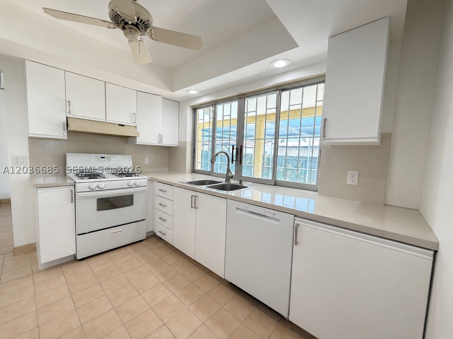 11711 NW 29th St, Sunrise FL 33323