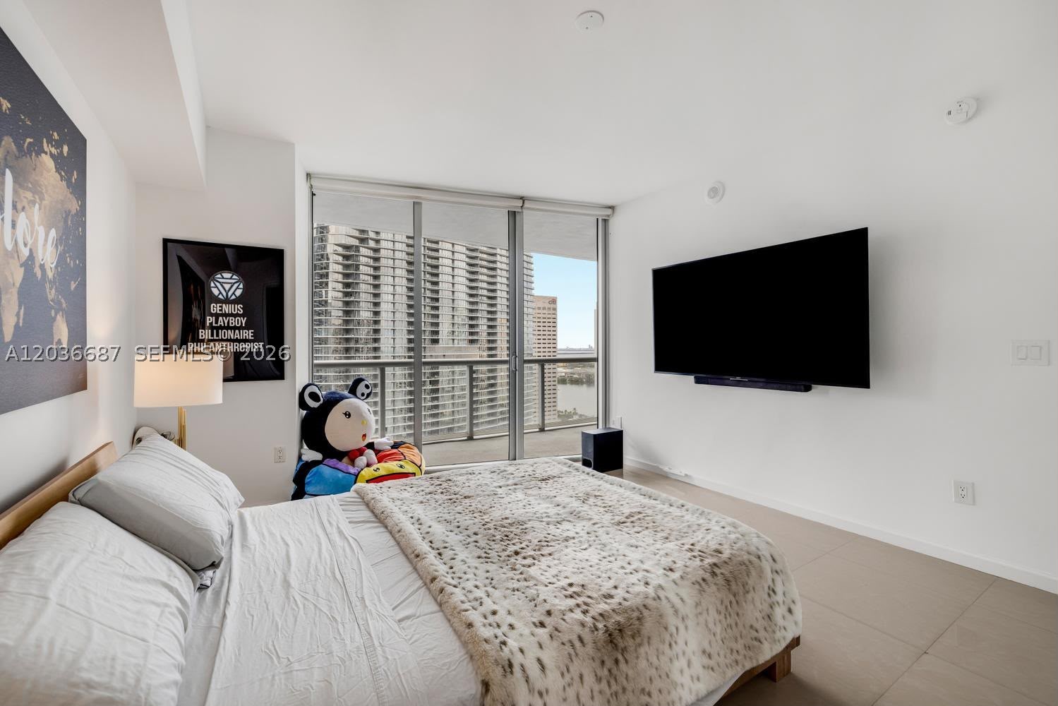 475 Brickell Ave #3214, Miami FL 33131