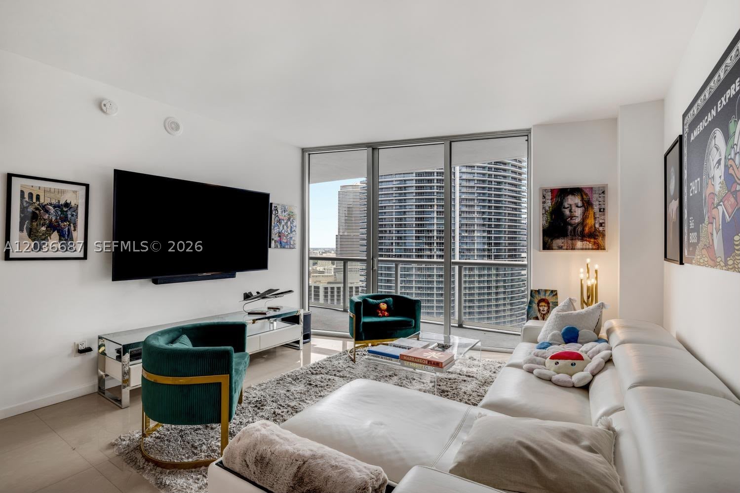 475 Brickell Ave #3214, Miami FL 33131