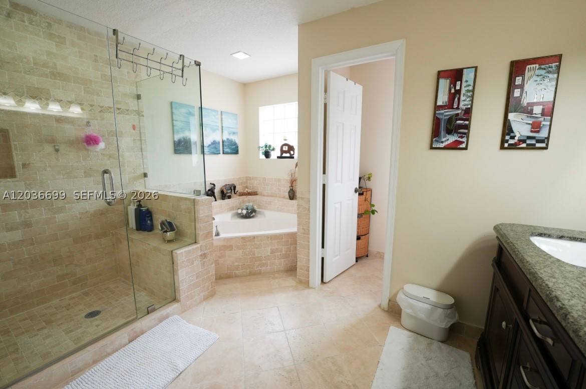 1935 NE 35th Ave, Homestead FL 33033