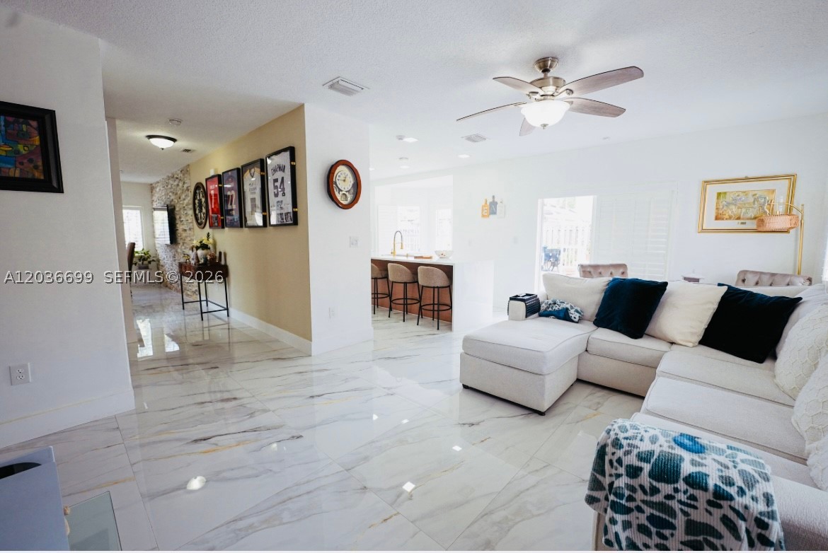 1935 NE 35th Ave, Homestead FL 33033