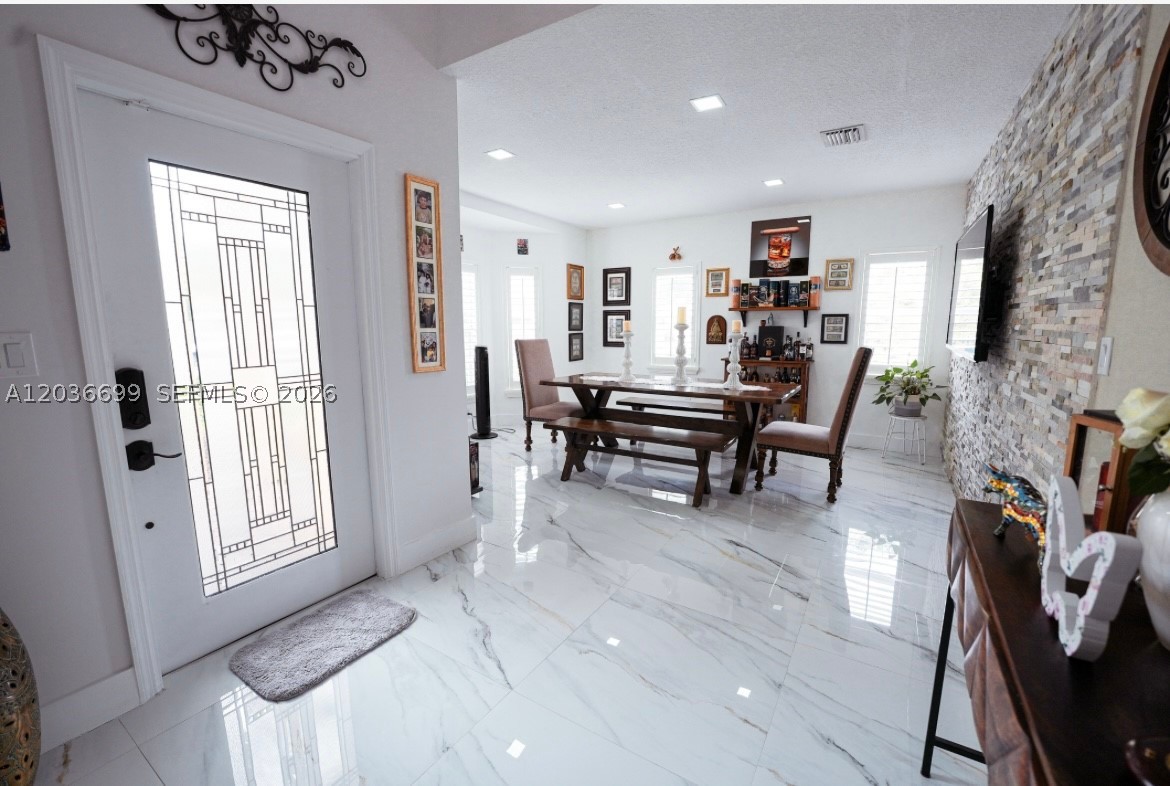 1935 NE 35th Ave, Homestead FL 33033