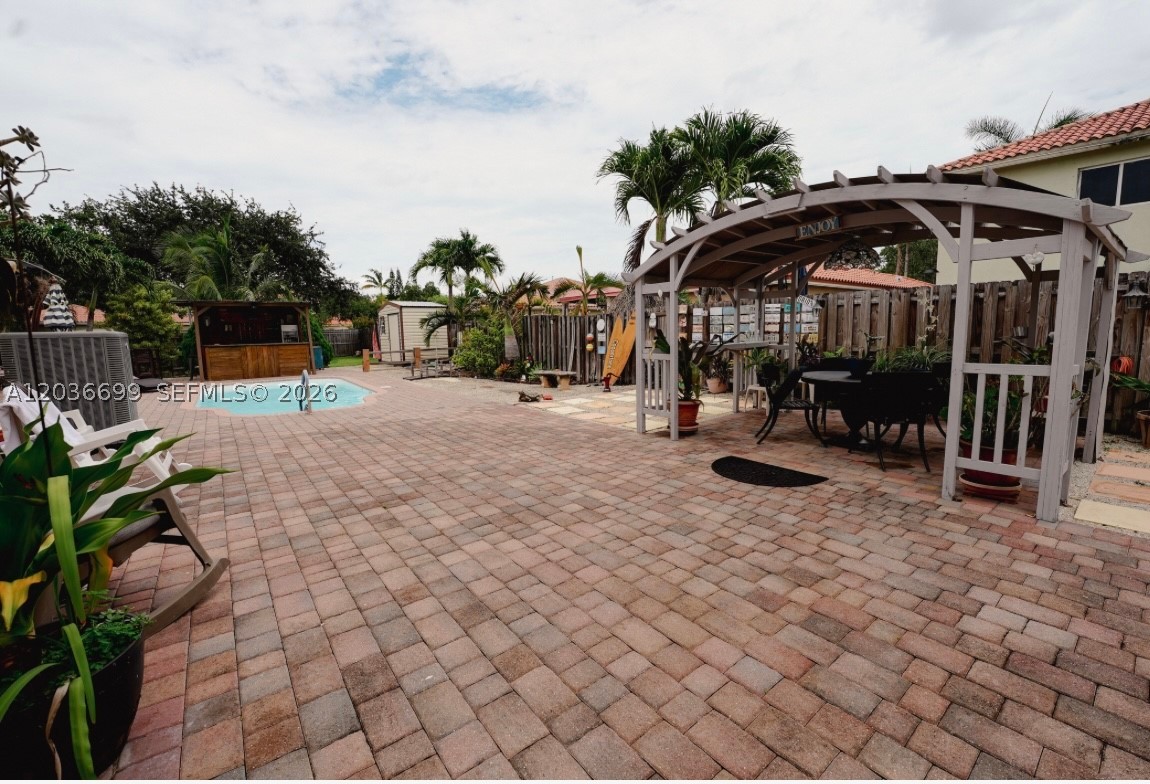 1935 NE 35th Ave, Homestead FL 33033