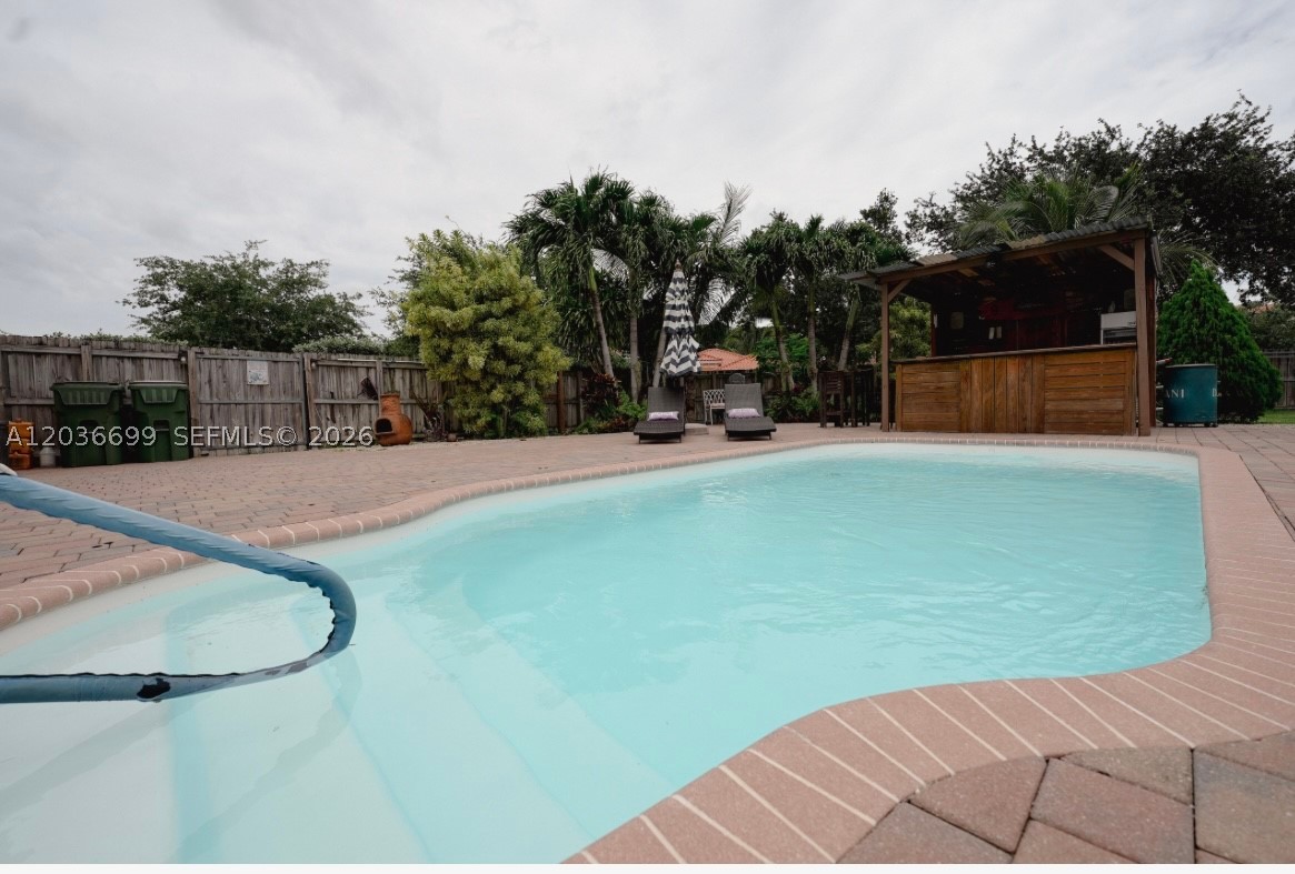 1935 NE 35th Ave, Homestead FL 33033