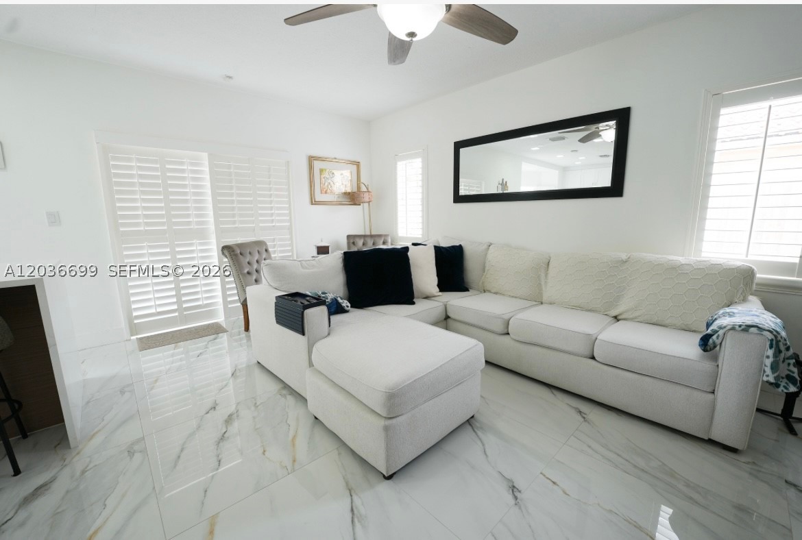 1935 NE 35th Ave, Homestead FL 33033