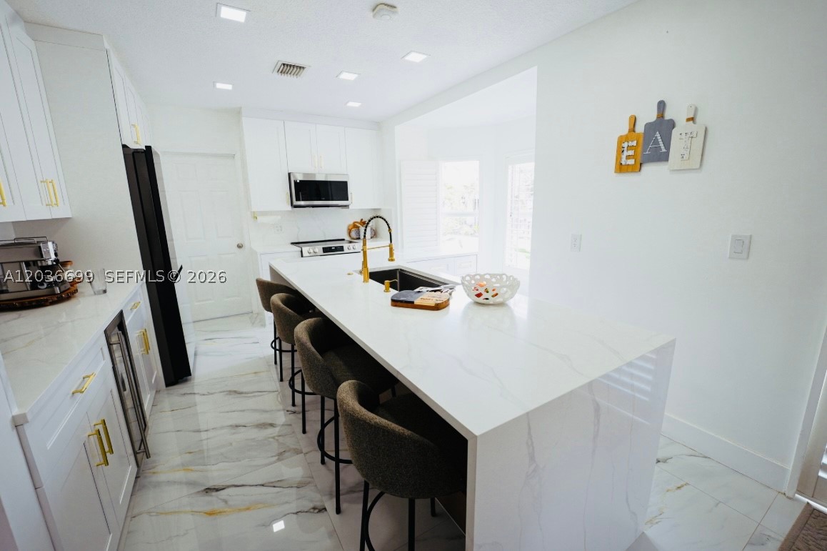 1935 NE 35th Ave, Homestead FL 33033