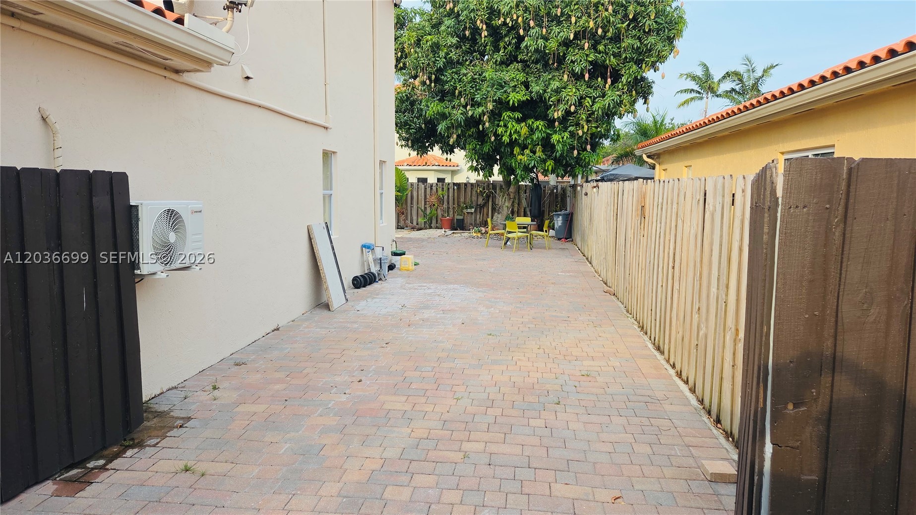 1935 NE 35th Ave, Homestead FL 33033