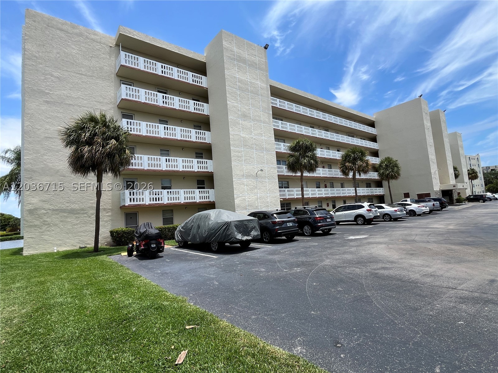 301 SE 3rd St #204, Dania Beach FL 33004
