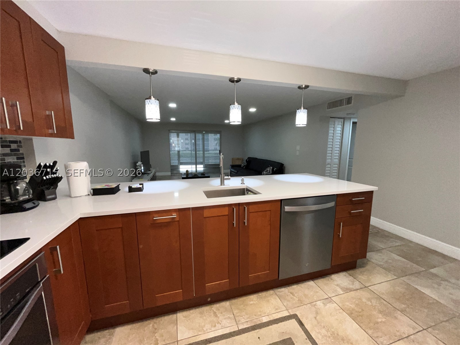 301 SE 3rd St #204, Dania Beach FL 33004