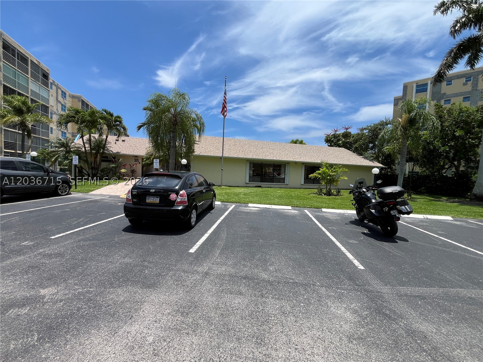 301 SE 3rd St #204, Dania Beach FL 33004