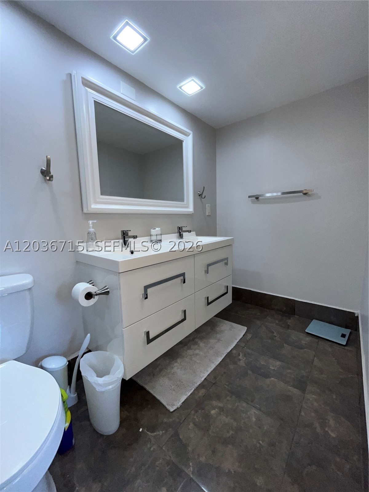 301 SE 3rd St #204, Dania Beach FL 33004