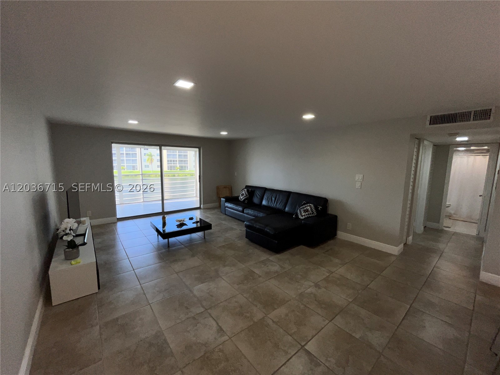 301 SE 3rd St #204, Dania Beach FL 33004