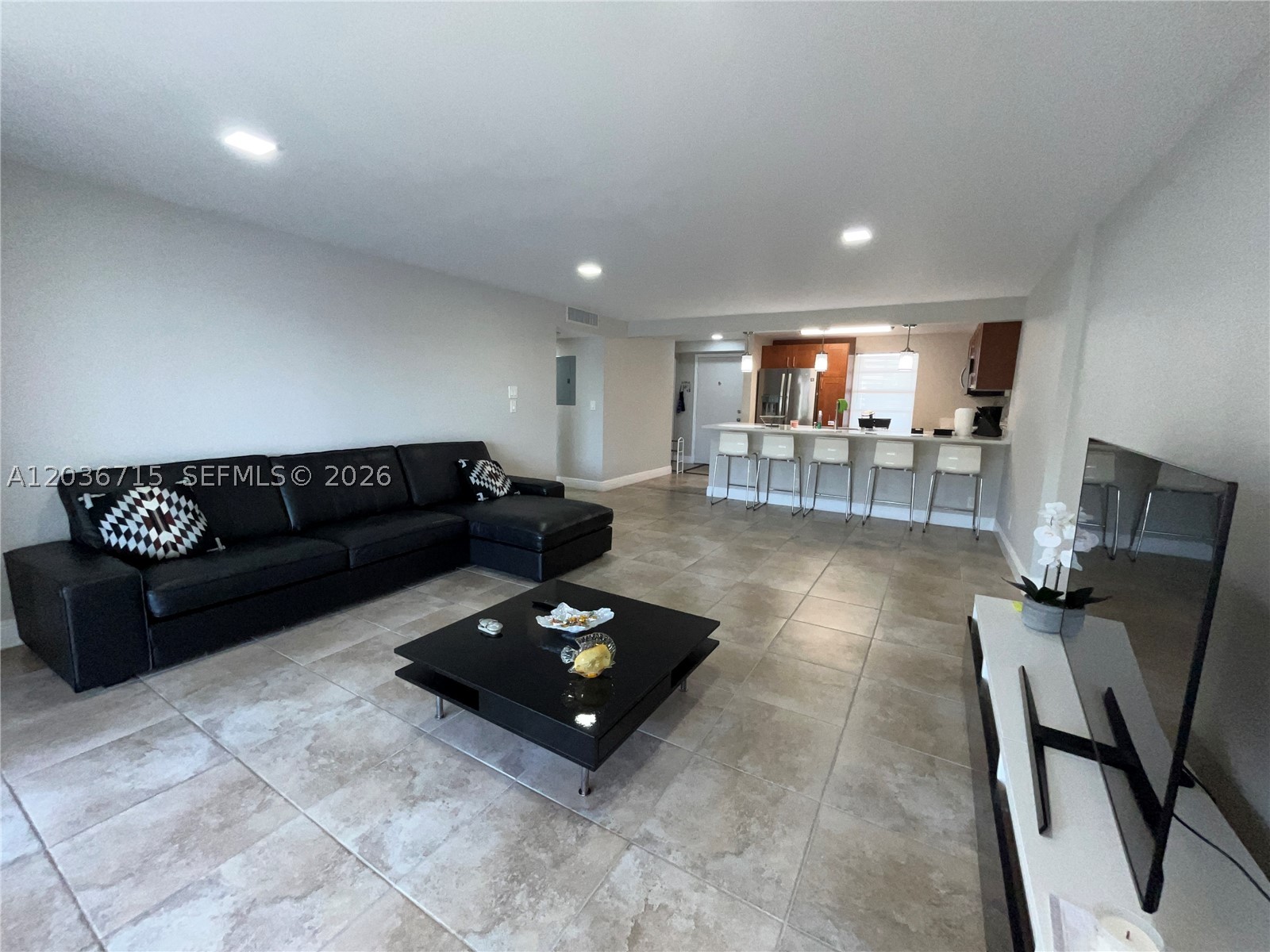 301 SE 3rd St #204, Dania Beach FL 33004