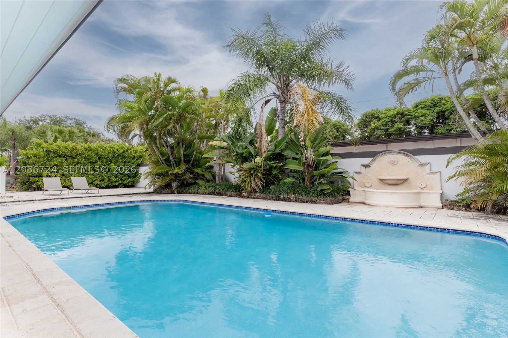 7300 SW 77th Ave, Miami FL 33143
