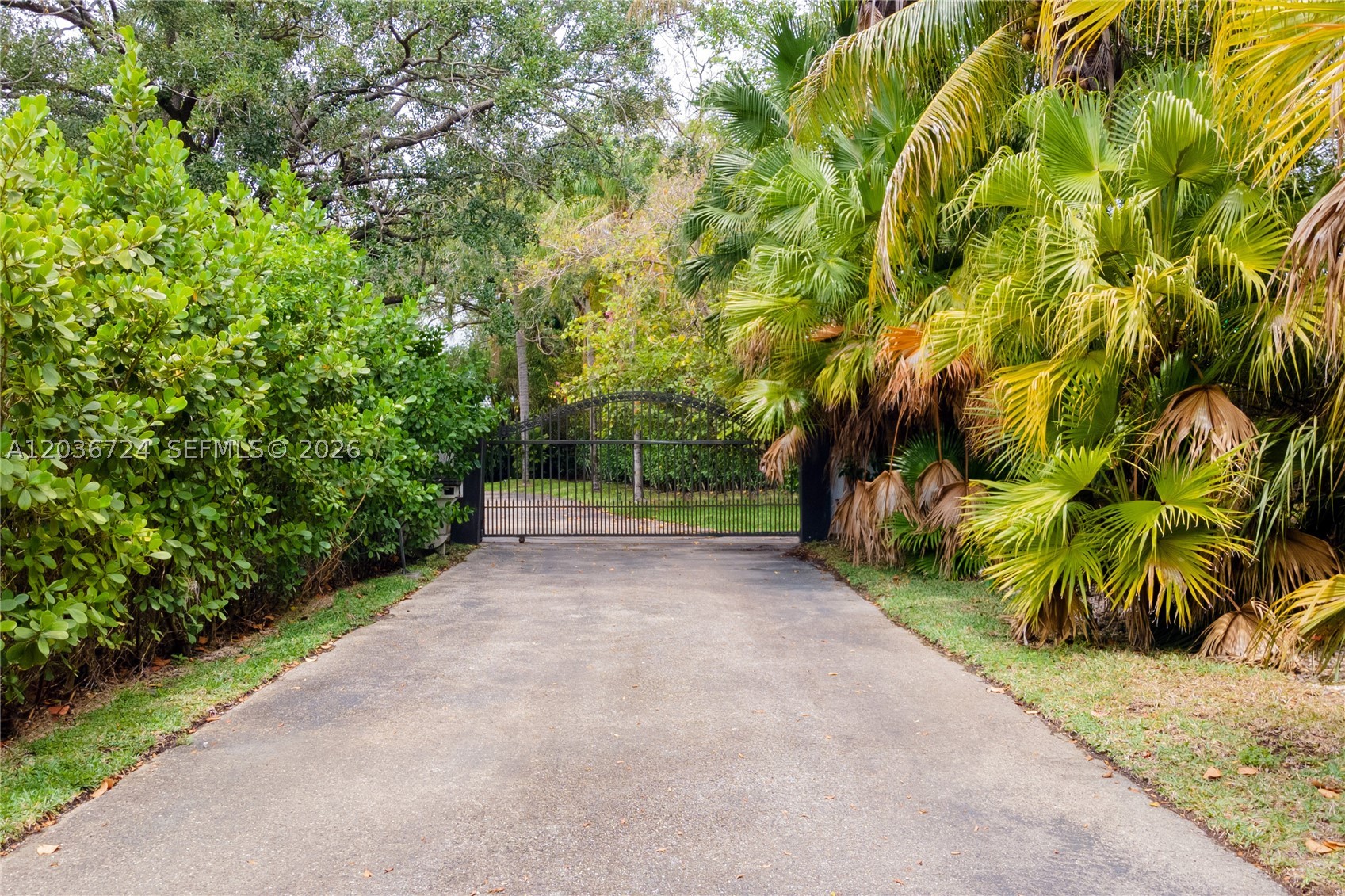 7300 SW 77th Ave, Miami FL 33143