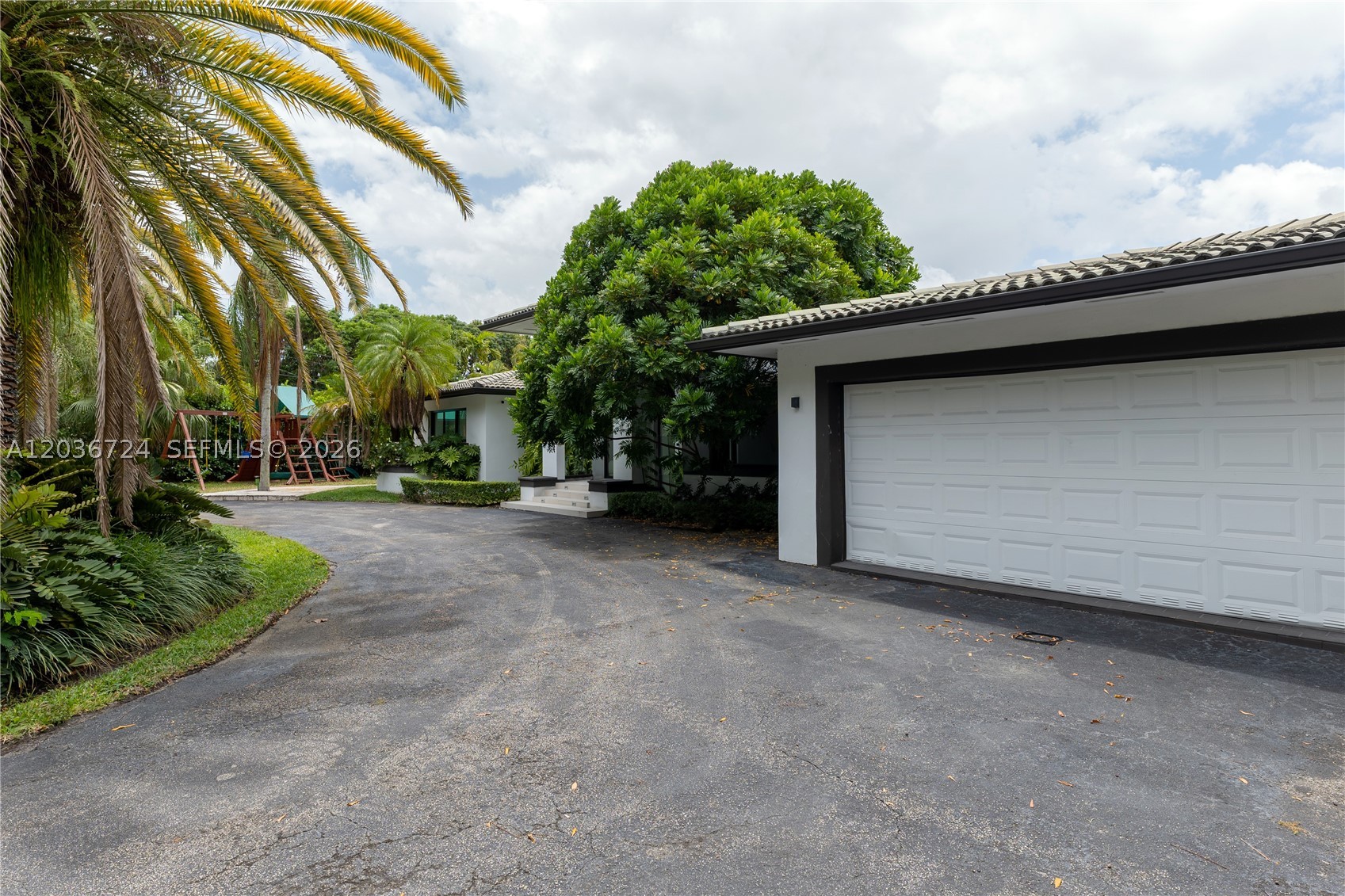 7300 SW 77th Ave, Miami FL 33143