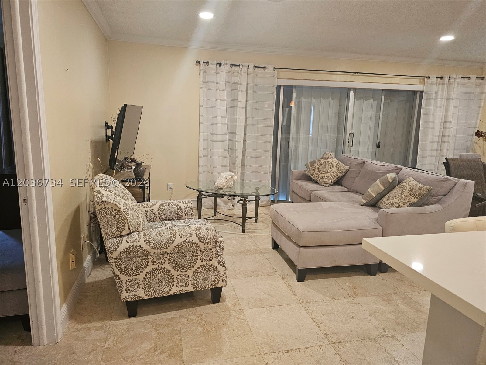 126 Golden Isles Dr #62A, Hallandale Beach FL 33009