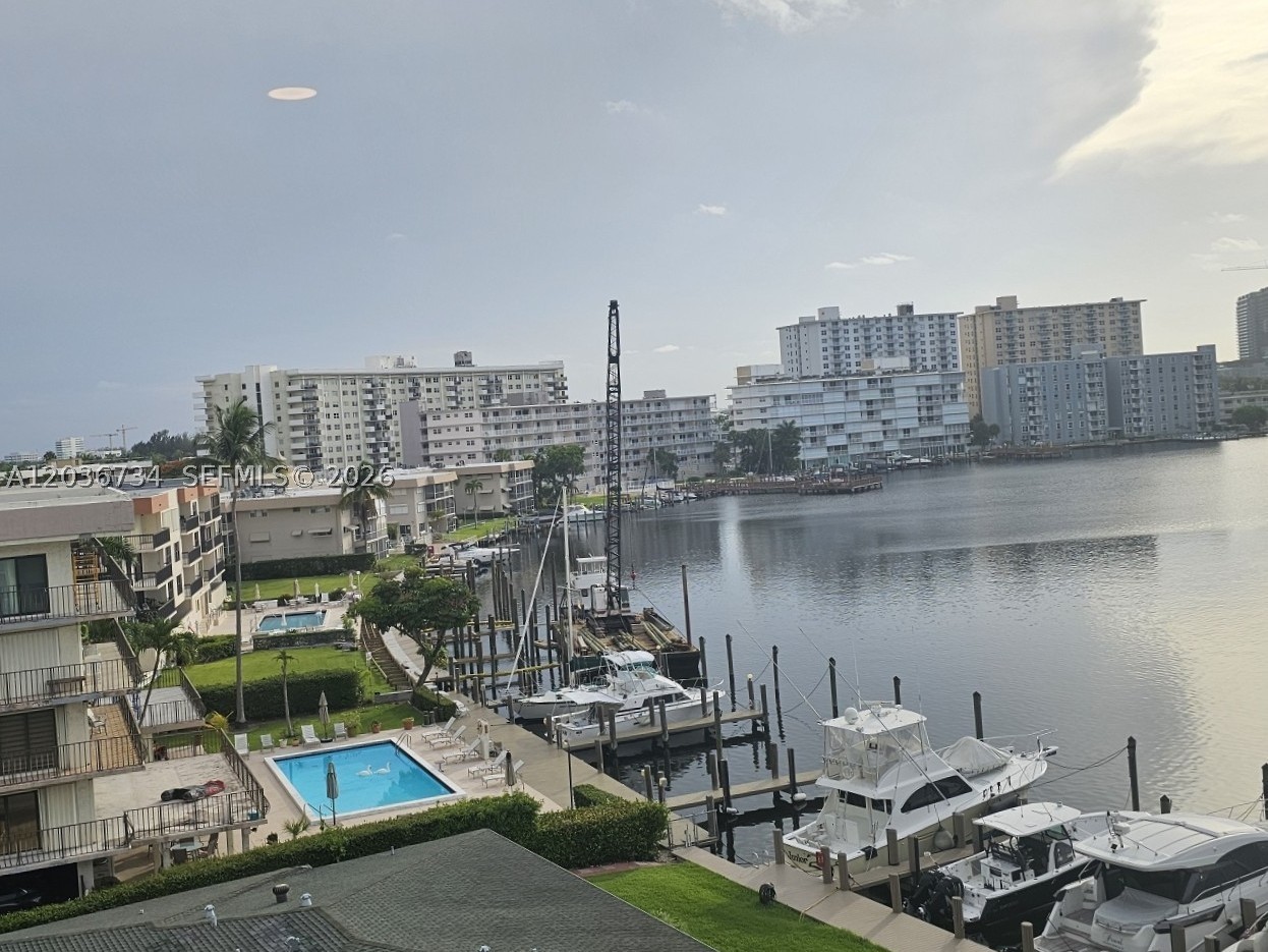 126 Golden Isles Dr #62A, Hallandale Beach FL 33009