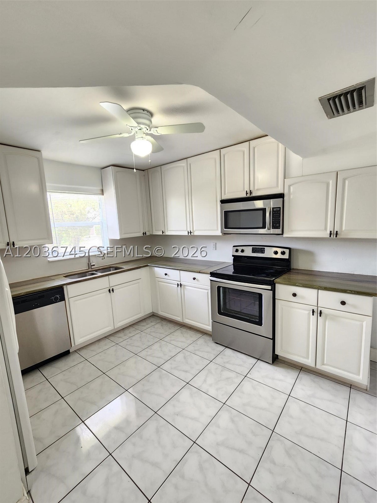 7966 SW 7th Ct, North Lauderdale FL 33068