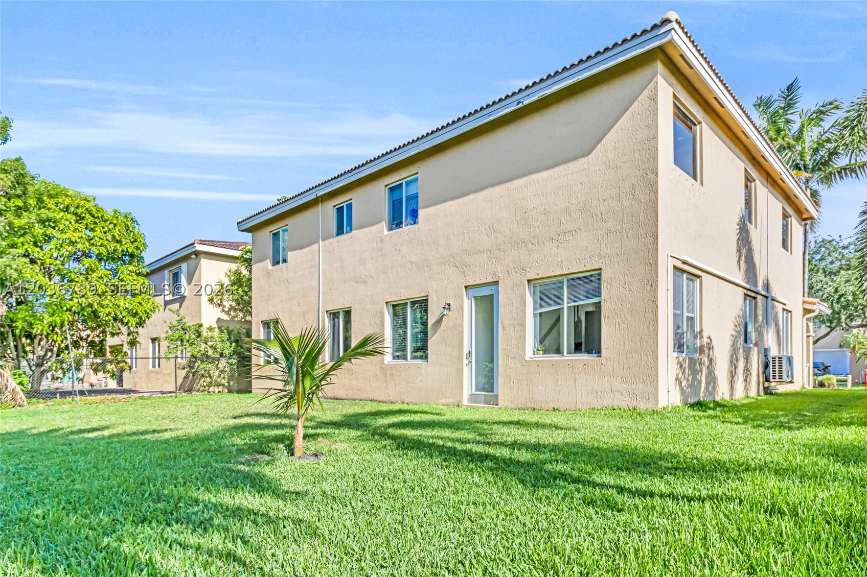 945 NW 206th St, Miami Gardens FL 33169