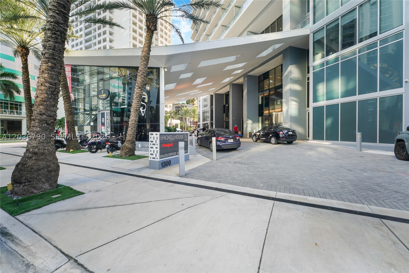 1300 Brickell Bay Dr #1003, Miami FL 33131