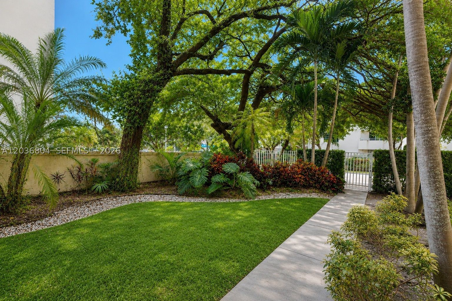 5839 SW 74th Ter #103, South Miami FL 33143