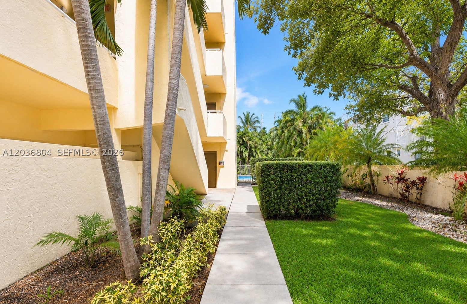 5839 SW 74th Ter #103, South Miami FL 33143
