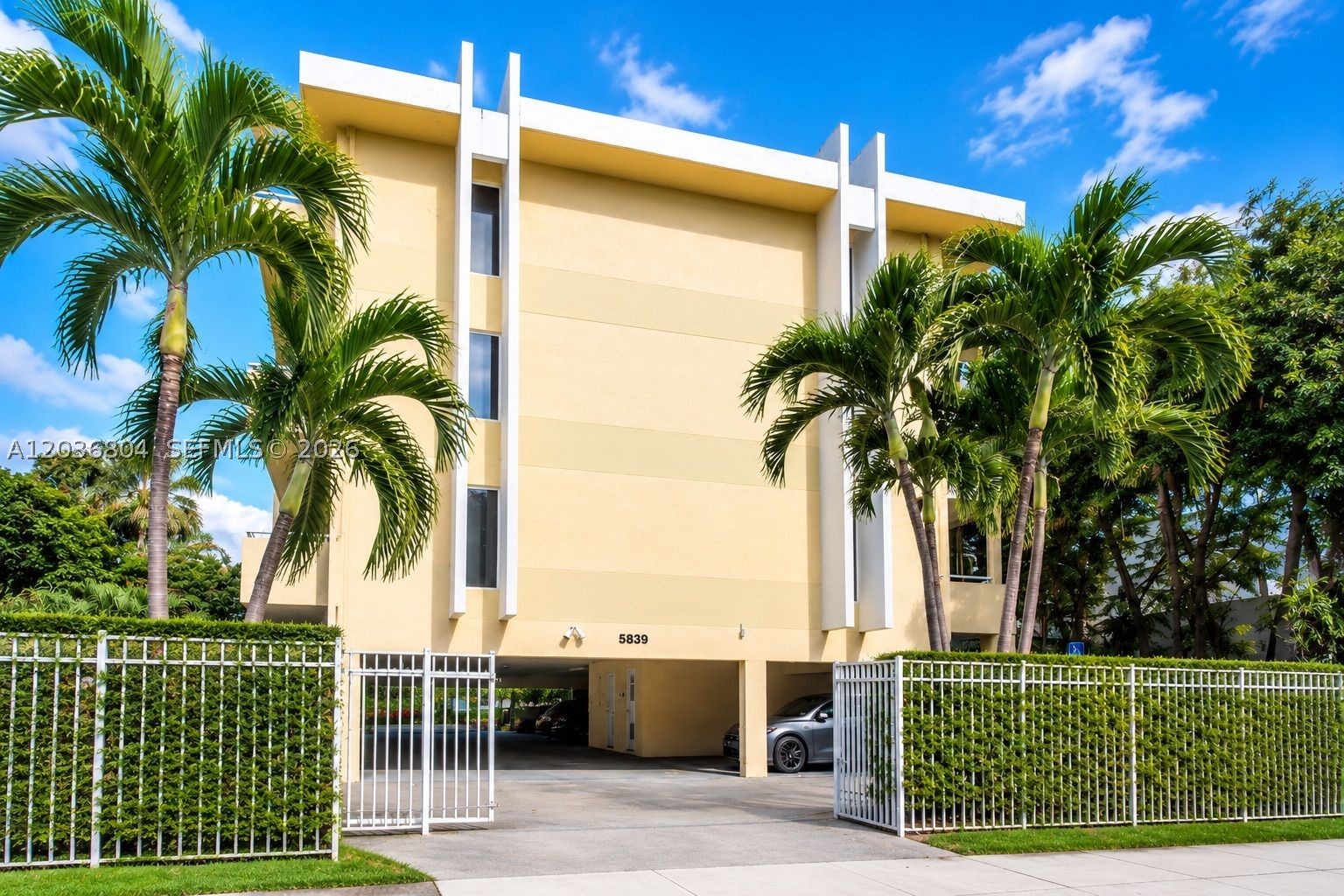 5839 SW 74th Ter #103, South Miami FL 33143