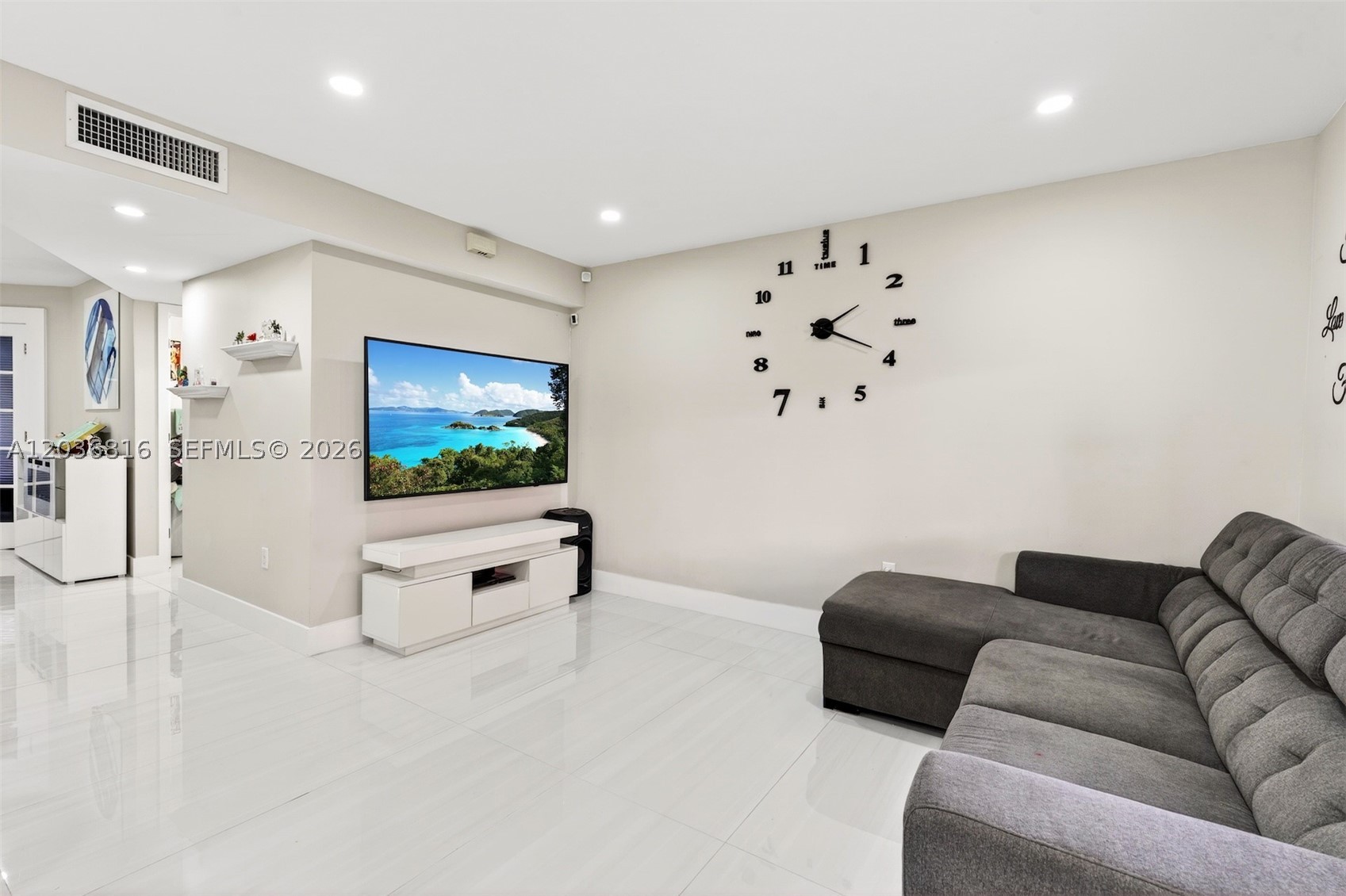 11115 W Okeechobee Rd #123, Hialeah Gardens FL 33018