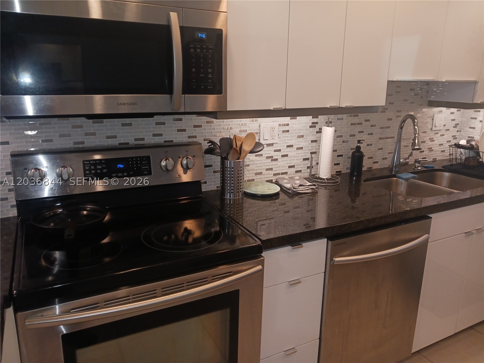 400 Golden Isles Dr #55, Hallandale Beach FL 33009