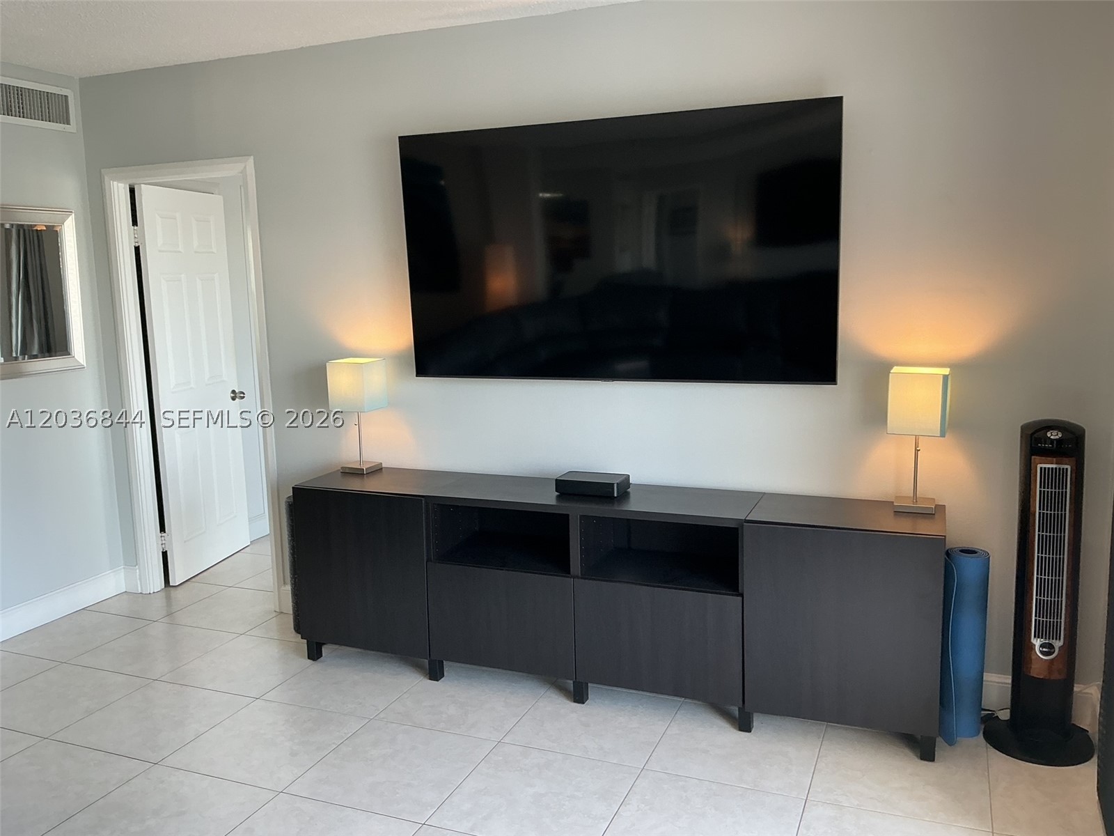 400 Golden Isles Dr #55, Hallandale Beach FL 33009