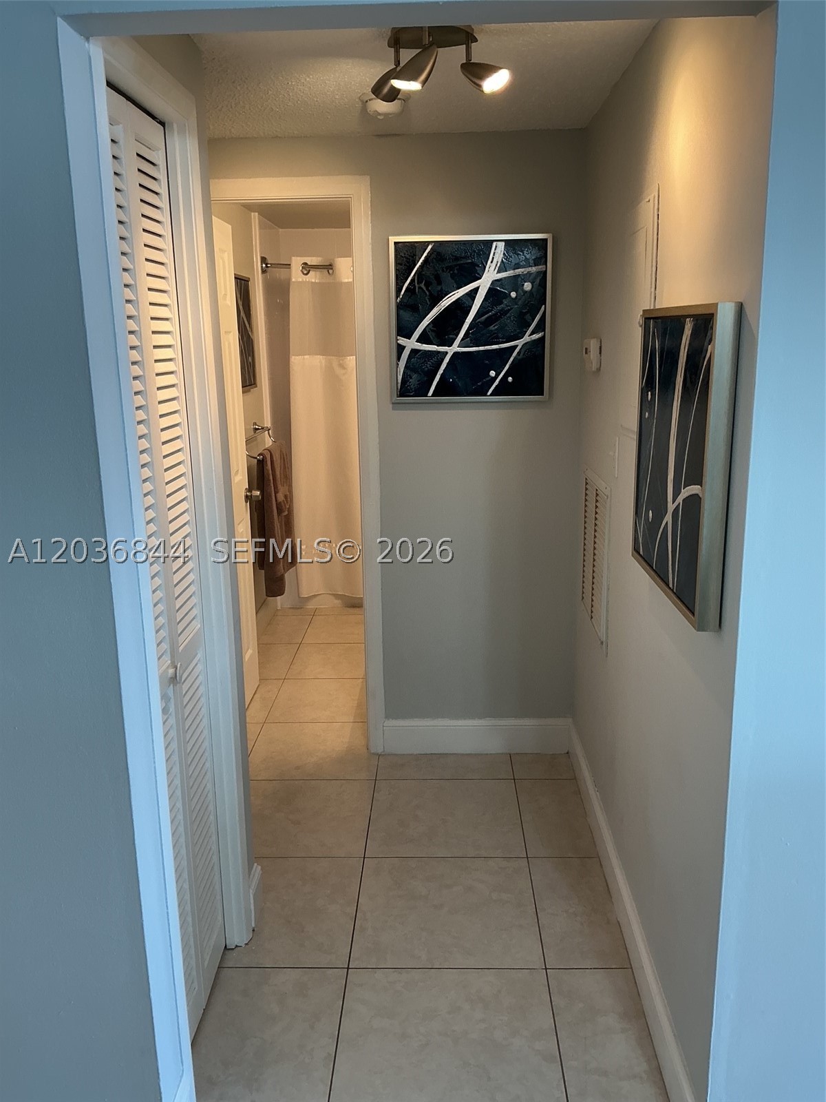 400 Golden Isles Dr #55, Hallandale Beach FL 33009