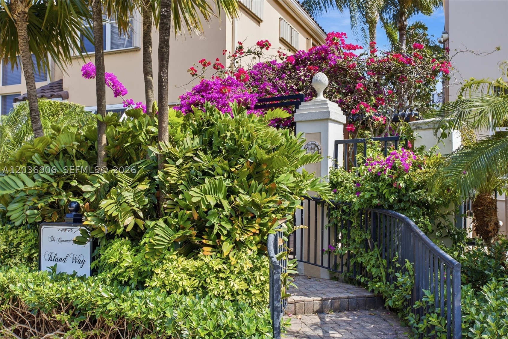 3722 NE 208th Ter, Aventura FL 33180