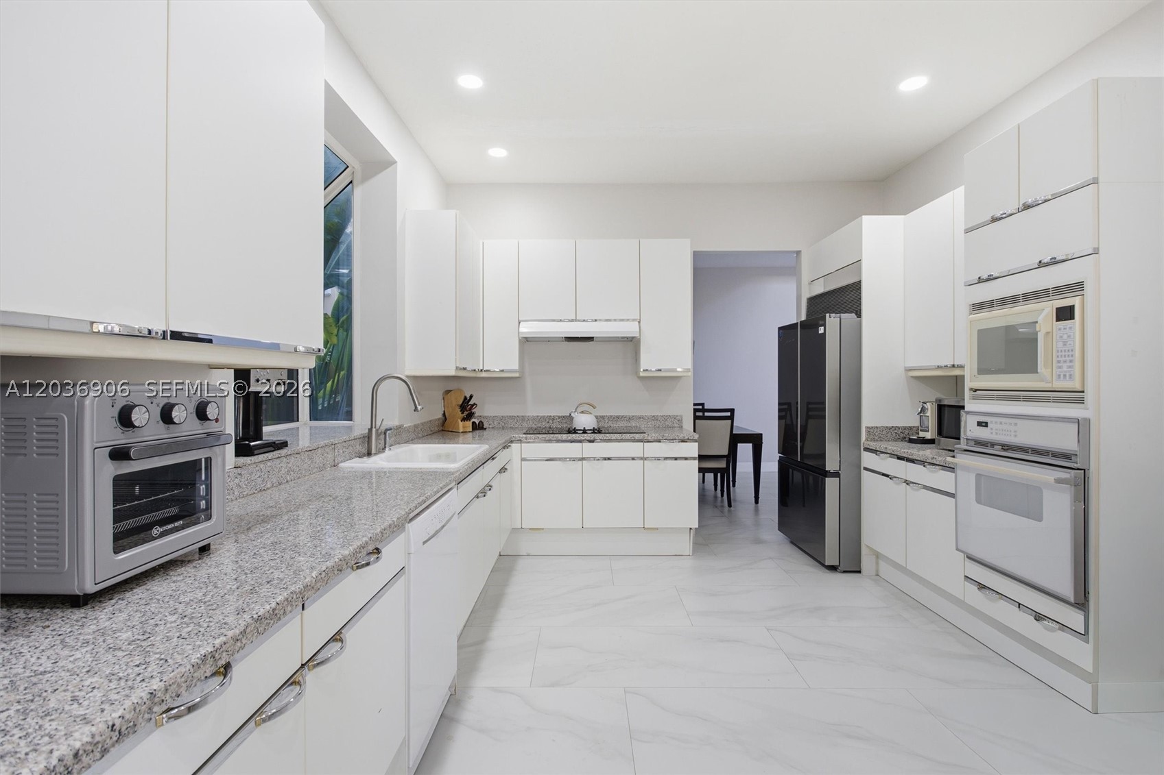 3722 NE 208th Ter, Aventura FL 33180