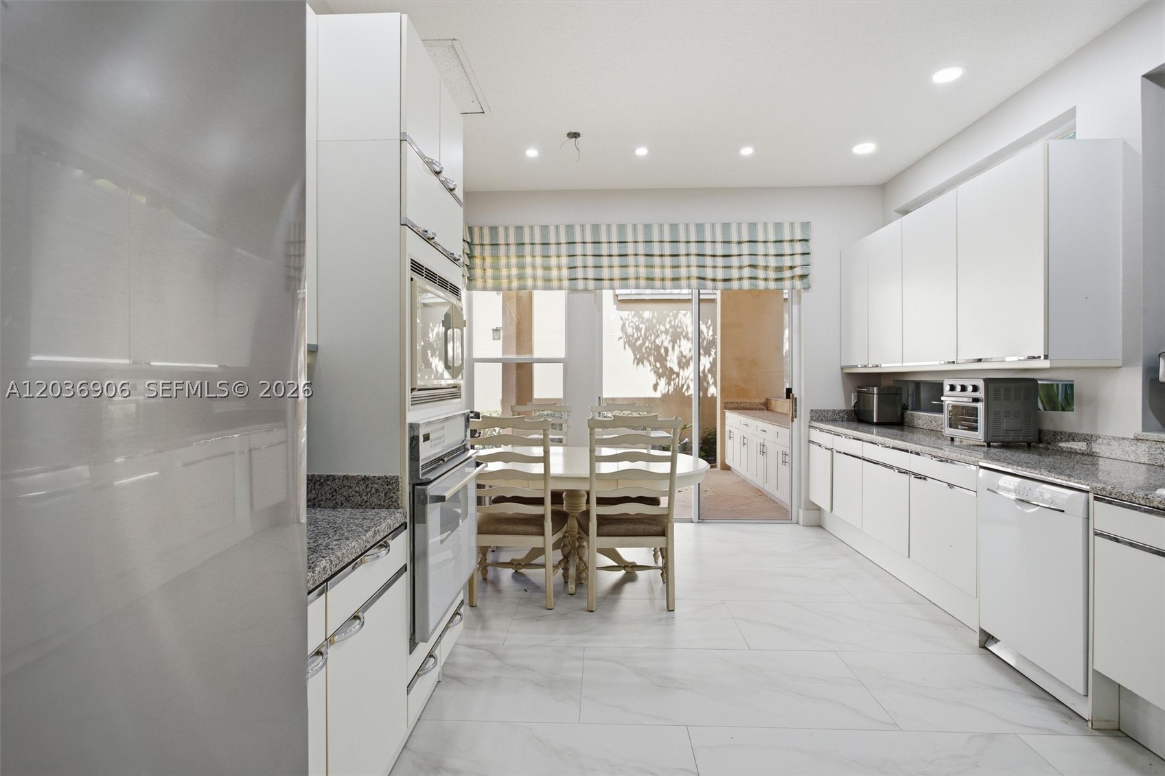 3722 NE 208th Ter, Aventura FL 33180