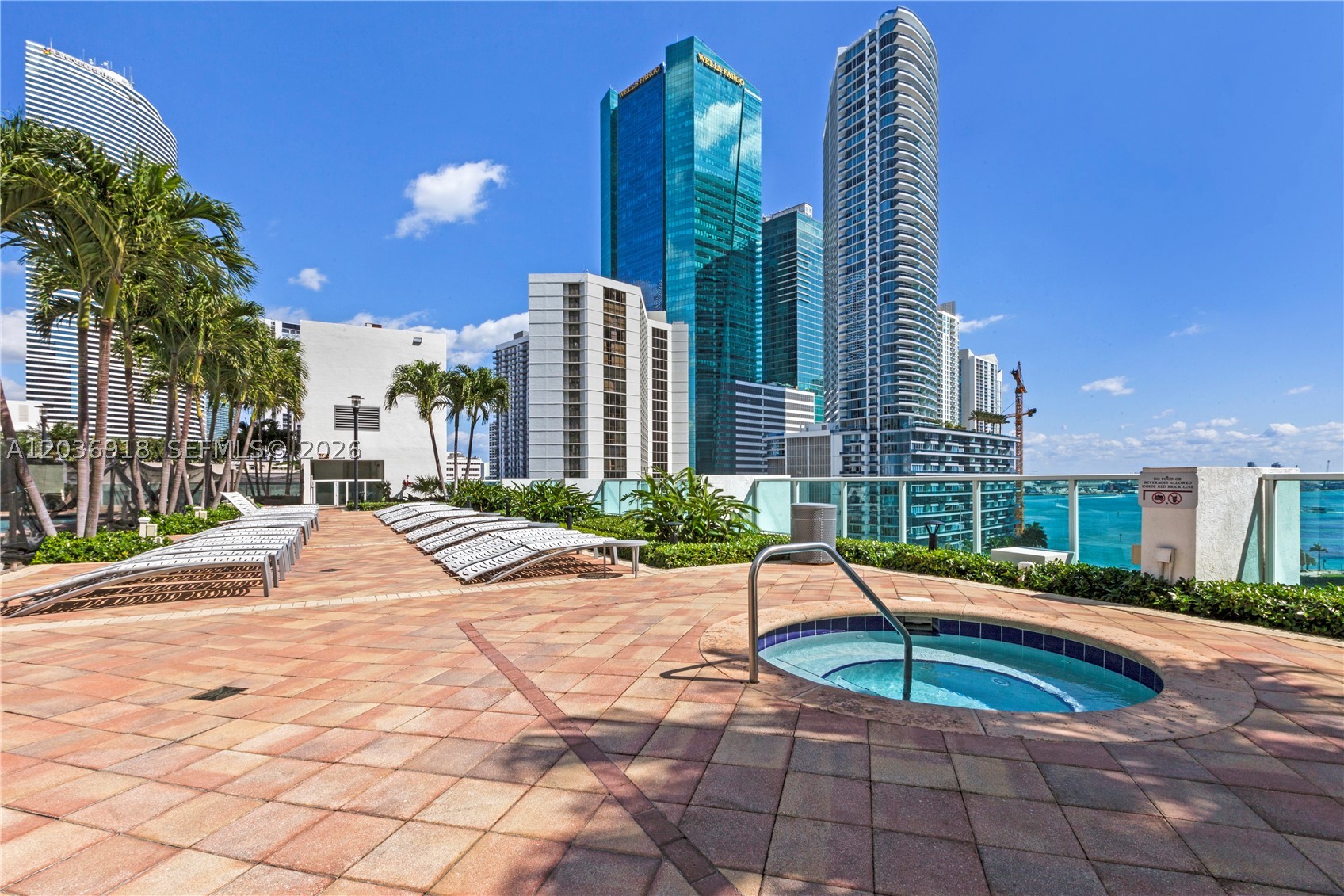 31 SE 5th St #3812, Miami FL 33131