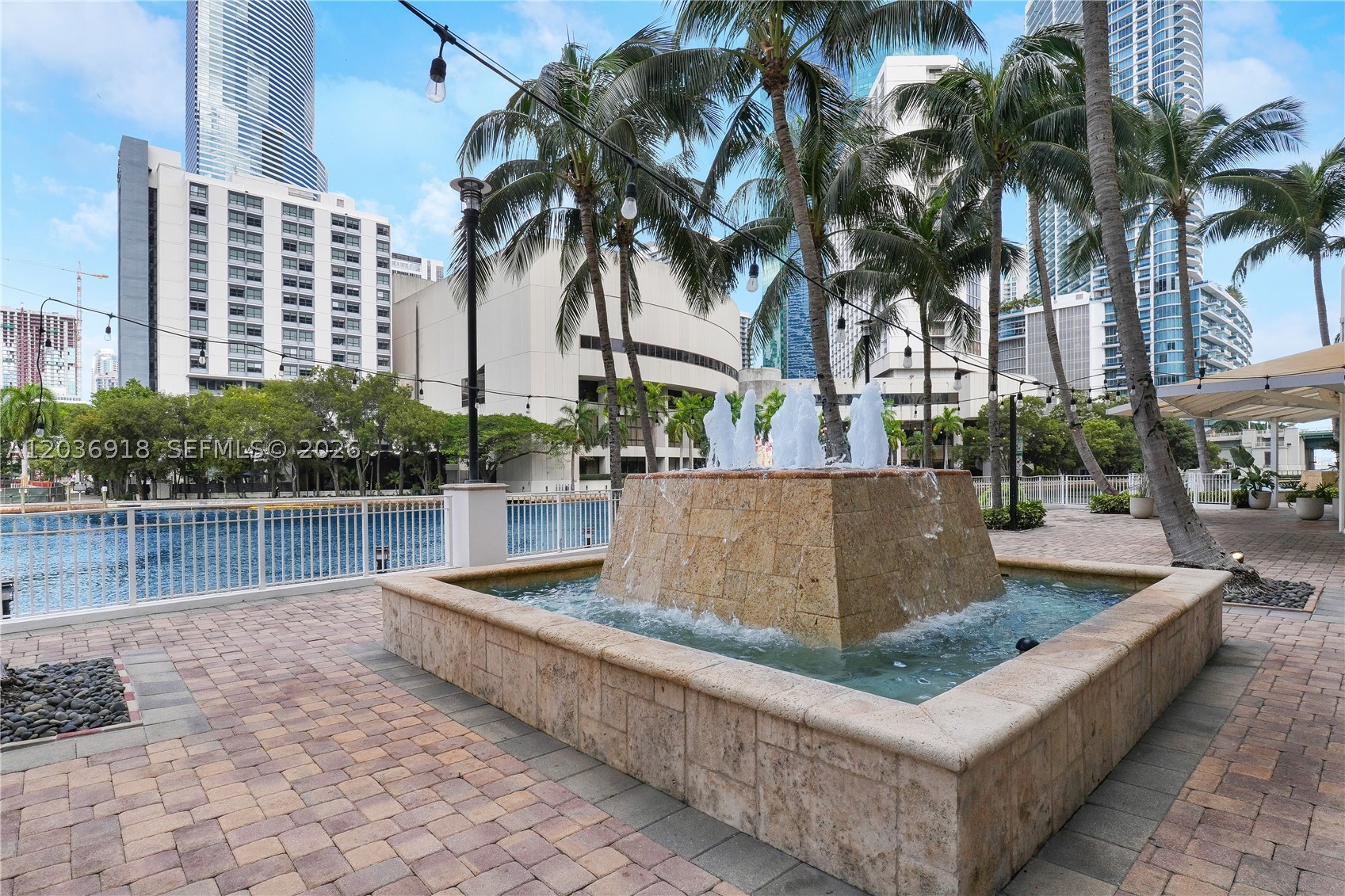 31 SE 5th St #3812, Miami FL 33131