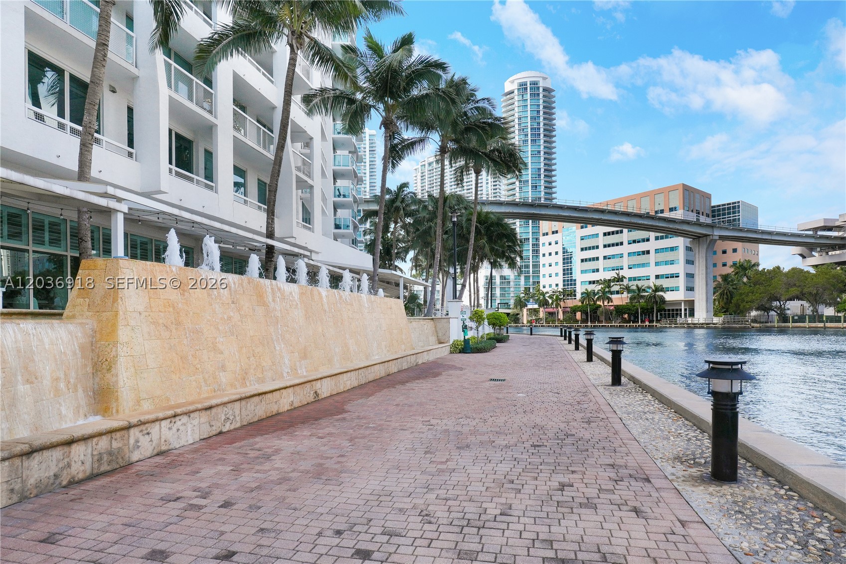 31 SE 5th St #3812, Miami FL 33131