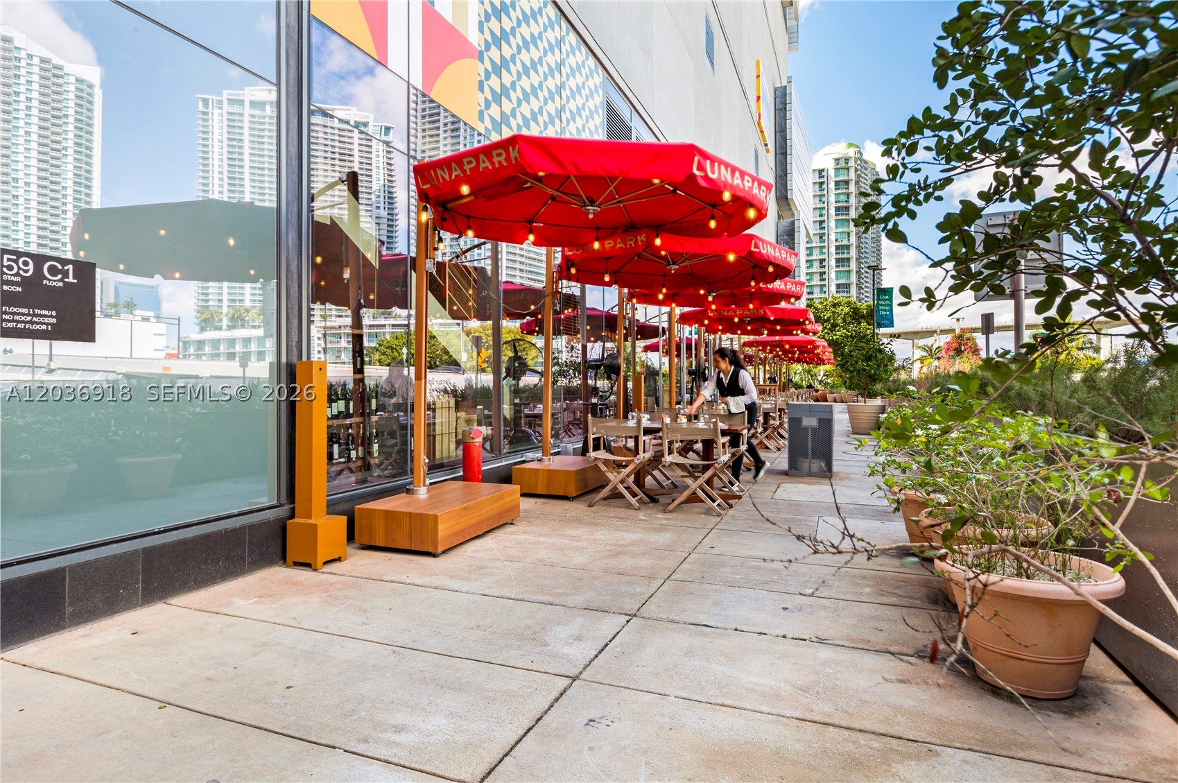 31 SE 5th St #3812, Miami FL 33131