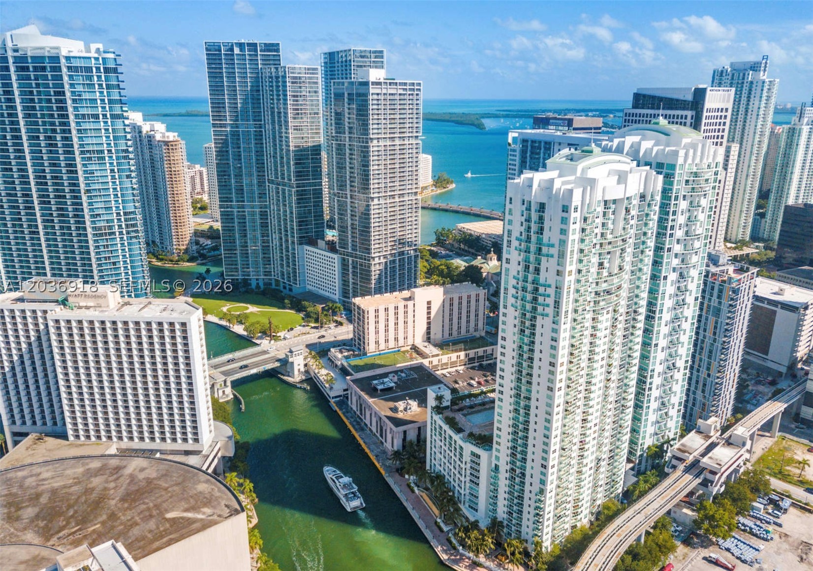 31 SE 5th St #3812, Miami FL 33131