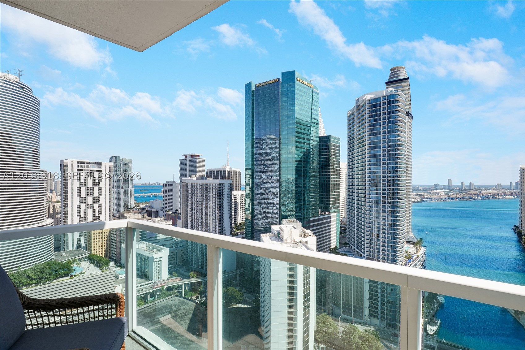 31 SE 5th St #3812, Miami FL 33131