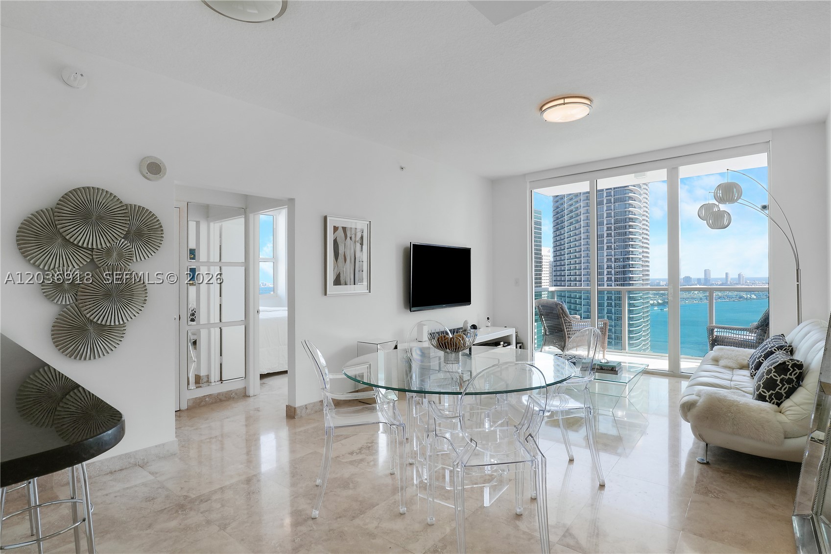 31 SE 5th St #3812, Miami FL 33131