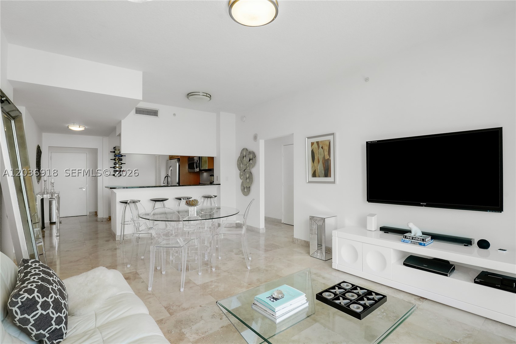 31 SE 5th St #3812, Miami FL 33131