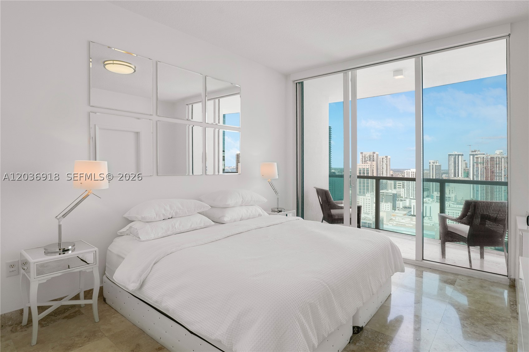 31 SE 5th St #3812, Miami FL 33131